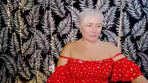 Snapshot of oliviaoskar_ chatting on 12, 10, 2025 Kelly online show from 12, 10, 2025