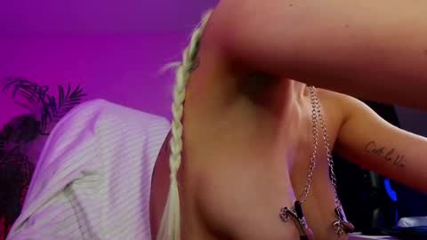 Snapshot of oliviaowens chatting on 28, 2, 2025 Olivia Owens online show from 28, 2, 2025