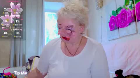 oliviaparadise online show from 20, 5, 2026