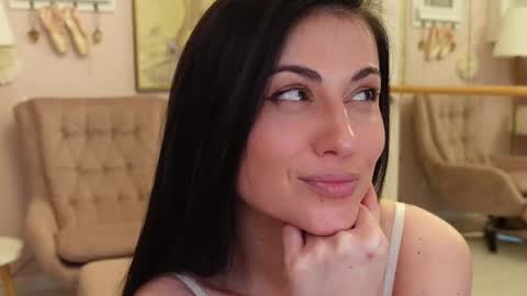 OliviaSway online show from 28, 2, 2025