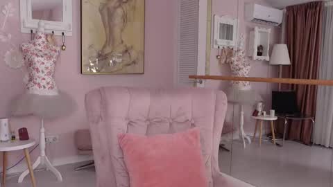 OliviaSway online show from 14, 9, 2025