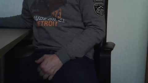 Snapshot of ollo2023 chatting on 27, 12, 2024 Edwin online show from 27, 12, 2024