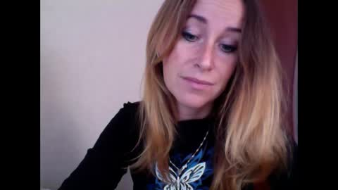 Snapshot of olyra11 chatting on 7, 10, 2025 olyra11 online show from 7, 10, 2025