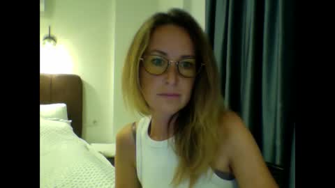 olyra11 online show from 5, 1, 2026