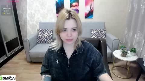 Snapshot of omg_itsperfect chatting on 10, 11, 2025 Fina online show from 10, 11, 2025