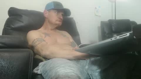 Snapshot of omgluvit12 chatting on 16, 12, 2024 omgluvit12 online show from 16, 12, 2024