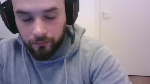 Snapshot of omgwhereim chatting on 16, 12, 2025 omgwhereim online show from 16, 12, 2025