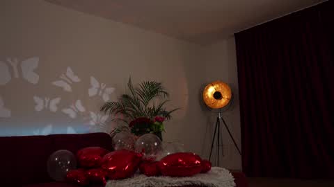 Snapshot of omiliver chatting on 14, 2, 2025    or    online show from 14, 2, 2025