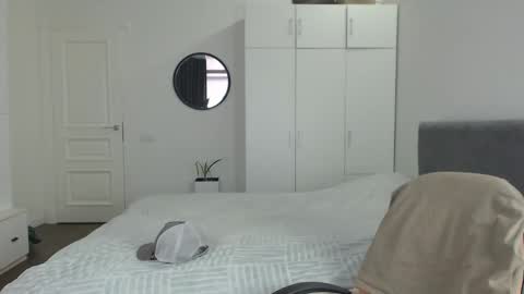 onebestlover online show from 11, 3, 2025