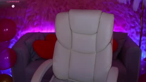 L A Y A online show from 8, 2, 2026