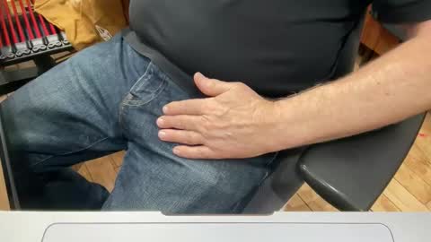 onlocationnyc online show from 10, 4, 2026