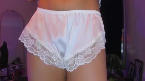 Snapshot of only_pammela chatting on 19, 11, 2025 misssaray official online show from 19, 11, 2025