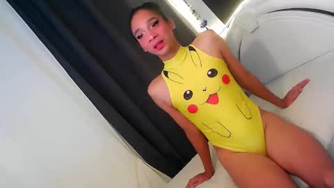 Snapshot of onlysamantha chatting on 29, 9, 2025 Samantha - DONT FORGET TO FOLLOW AND GIVE ME THUMBS UP online show from 29, 9, 2025