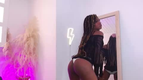 Snapshot of onyx_ebony chatting on 11, 10, 2025 onyx_ebony online show from 11, 10, 2025