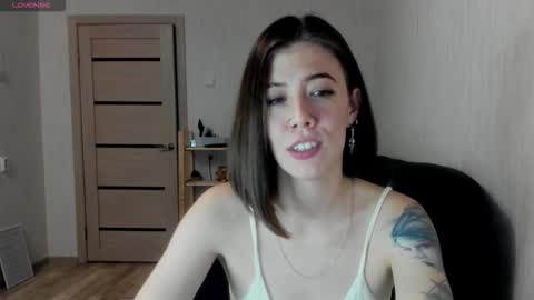 Snapshot of oops_britney chatting on 4, 12, 2025 Britney online show from 4, 12, 2025