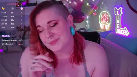 Snapshot of opalreigning chatting on 4, 1, 2025 Opal online show from 4, 1, 2025
