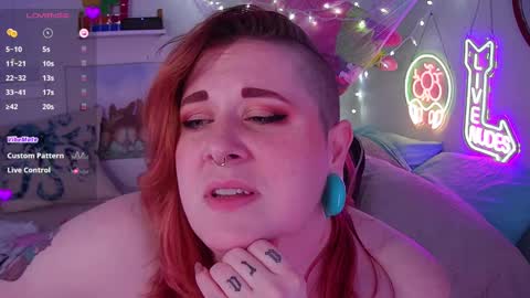 Snapshot of opalreigning chatting on 5, 1, 2025 Opal online show from 5, 1, 2025