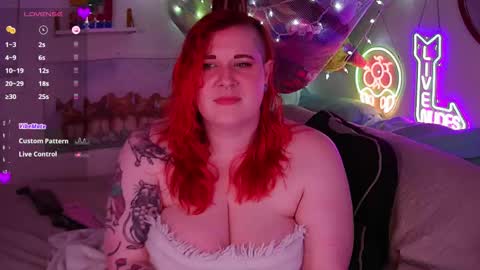 Snapshot of opalreigning chatting on 10, 9, 2025 Opal online show from 10, 9, 2025
