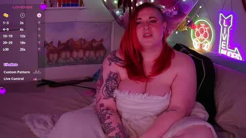 Snapshot of opalreigning chatting on 11, 10, 2025 Opal online show from 11, 10, 2025