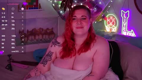 Snapshot of opalreigning chatting on 19, 10, 2025 Opal online show from 19, 10, 2025
