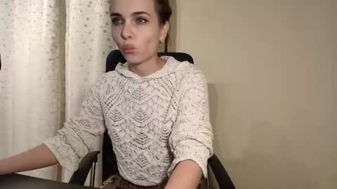 ophelia blue online show from 24, 10, 2025