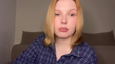 Snapshot of opheliaritz chatting on 2, 5, 2026 Ophelia online show from 2, 5, 2026