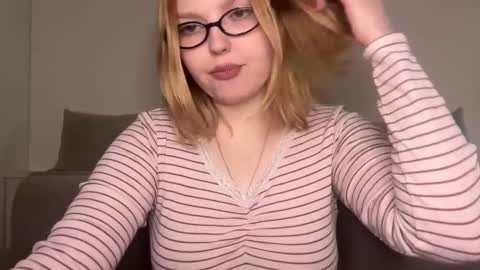 Snapshot of opheliaritz chatting on 3, 5, 2026 Ophelia online show from 3, 5, 2026