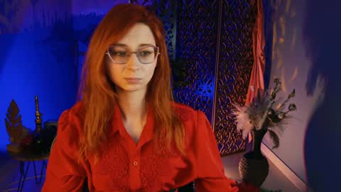 Orianna -  Hi Im into geek culture cosplay crafting LARP games. Shall we play DnD online show from 5, 12, 2024