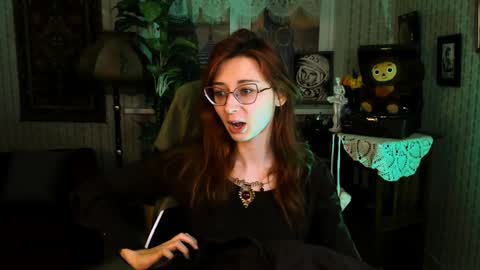Orianna -  Hi Im into geek culture cosplay crafting LARP games. Shall we play DnD online show from 5, 1, 2025