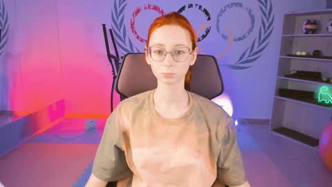Orianna -  Hi Im into geek culture cosplay crafting LARP games. Shall we play DnD online show from 19, 1, 2025