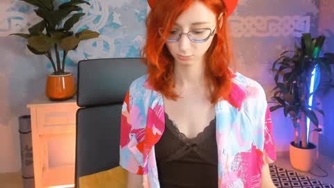 Orianna -  Hi Im into geek culture cosplay crafting LARP games. Shall we play DnD online show from 23, 1, 2025