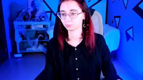 Orianna -  Hi Im into geek culture cosplay crafting LARP games. Shall we play DnD online show from 31, 10, 2025