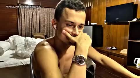 Snapshot of orlando__bloom chatting on 26, 11, 2025 Fansly and Instagram - online show from 26, 11, 2025