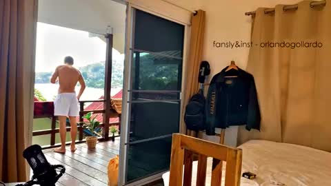 Fansly and Instagram -  online show from 17, 12, 2025