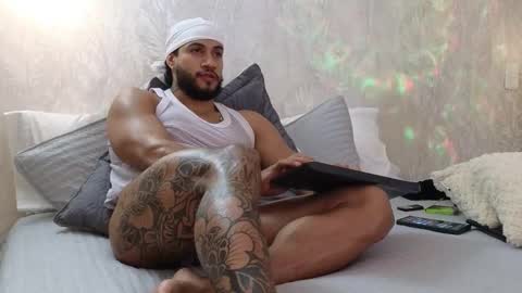 Snapshot of osher_cox chatting on 16, 11, 2025 osher_cox online show from 16, 11, 2025