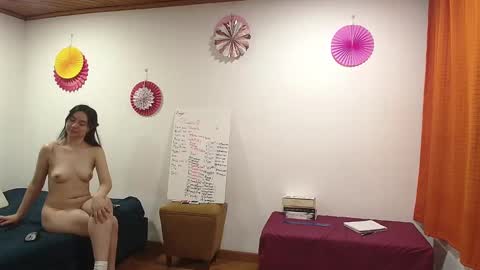 Angie  Daniela online show from 12, 12, 2024