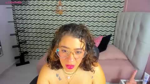 Snapshot of osnakeller chatting on 8, 11, 2025 OSNA online show from 8, 11, 2025