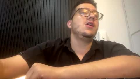 Snapshot of osomalicioso chatting on 19, 10, 2025 juan online show from 19, 10, 2025