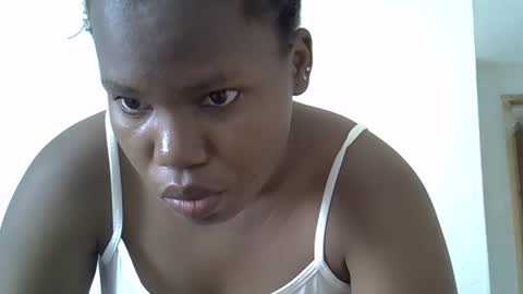 osoprettyebony online show from 30, 9, 2025