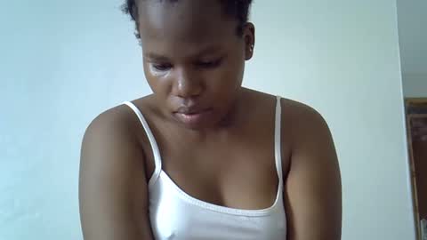 osoprettyebony online show from 8, 10, 2025