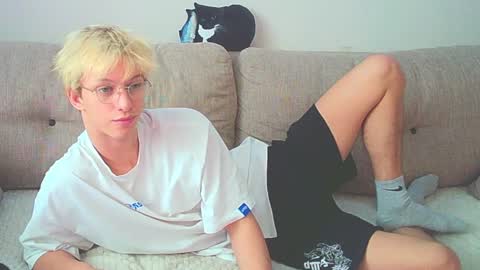 Snapshot of ostin_meoww chatting on 28, 12, 2024 Ostin online show from 28, 12, 2024