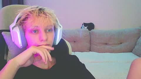 Snapshot of ostin_meoww chatting on 28, 12, 2024 Ostin online show from 28, 12, 2024