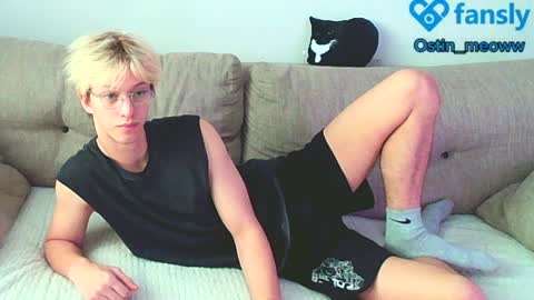 Snapshot of ostin_meoww chatting on 10, 1, 2025 Ostin online show from 10, 1, 2025