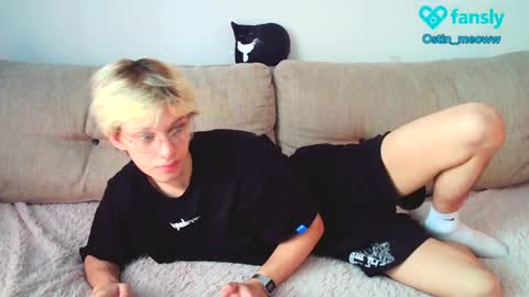 Snapshot of ostin_meoww chatting on 28, 1, 2025 Ostin online show from 28, 1, 2025