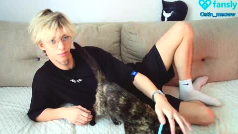 Snapshot of ostin_meoww chatting on 25, 2, 2025 Ostin online show from 25, 2, 2025