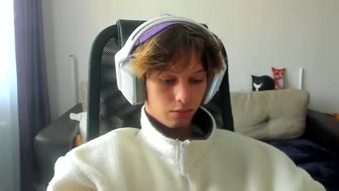 Snapshot of ostin_meoww chatting on 9, 9, 2025 Ostin online show from 9, 9, 2025