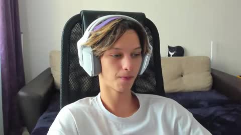 Snapshot of ostin_meoww chatting on 21, 9, 2025 Ostin online show from 21, 9, 2025