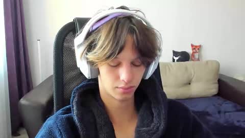 Snapshot of ostin_meoww chatting on 19, 10, 2025 Ostin online show from 19, 10, 2025