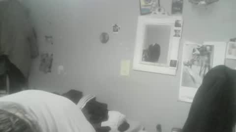 ouinnybis195625 online show from 13, 1, 2025