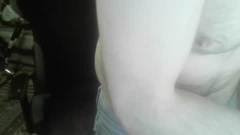 ouinnybis195625 online show from 27, 1, 2025